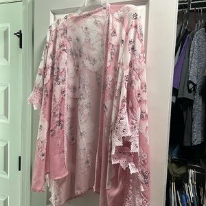 Light pink floral Kimono